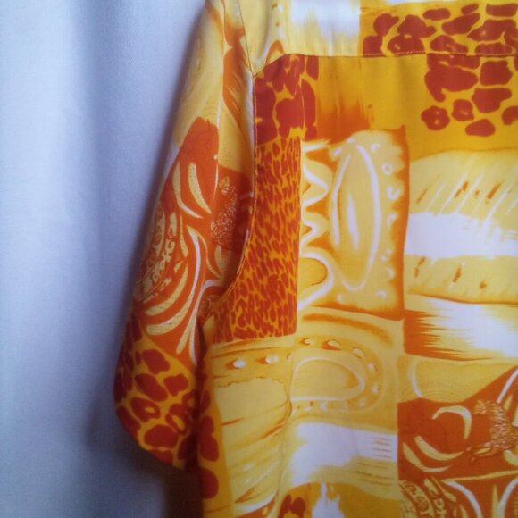 New Gear Shirt L Women Short Sleeve Button Up Animal Print Orange Yellow - Picture 4 of 16